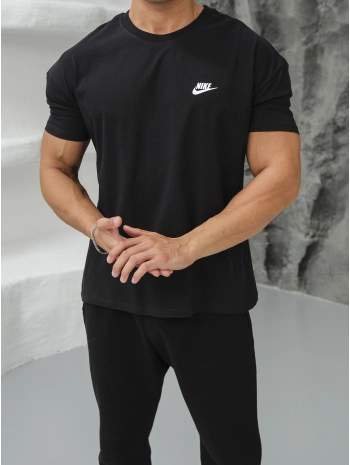OVERSİZE SİYAH BOSTON NİKE KOLLAR DAR KESİM T-SHİRT