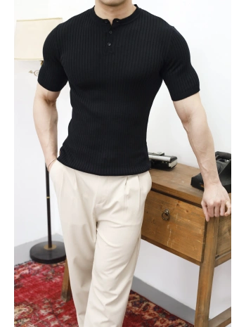 TRİKO HAKİM YAKA DÜĞMELİ SİYAH T-SHİRT