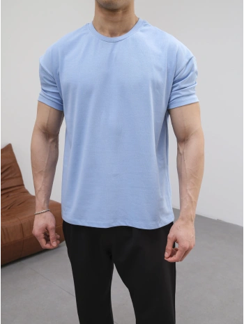 OVERSİZE BEBE MAVİSİ RENK KOLLAR DAR KESİM T-SHİRT