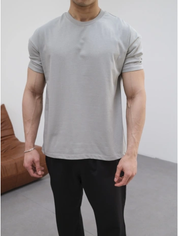 OVERSİZE GRİ RENK KOLLAR DAR KESİM T-SHİRT