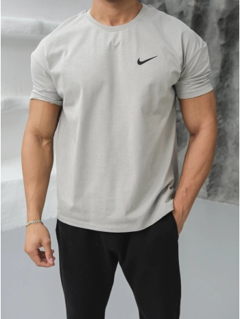 Oversize Nike Gri Baskılı Kollar Dar Kesim T-Shirt