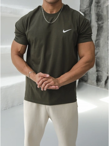 Oversize Nike Haki Baskılı Kollar Dar Kesim T-Shirt