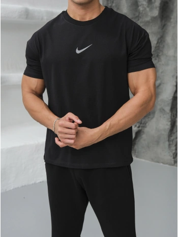 Oversize Nike Siyah Reflektör Kahverengi Baskılı Kollar Dar Kesim T-Shirt