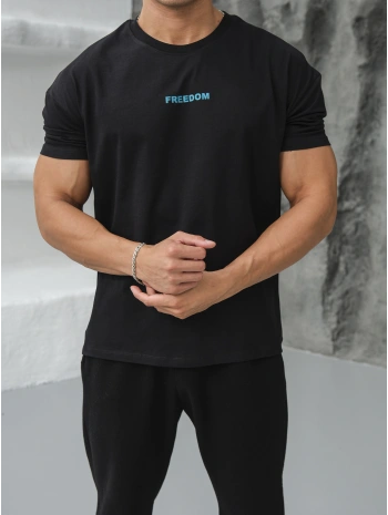 Oversize Siyah Freedom Baskılı Kollar Dar Kesim T-Shirt
