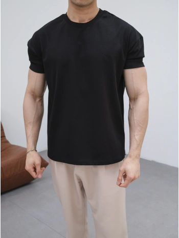 OVERSİZE SİYAH RENK KOLLAR DAR KESİM T-SHİRT