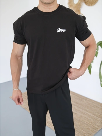 OVERSİZE SİYAH SWD SIRT BASKILI KOLLAR DAR KESİM T-SHİRT