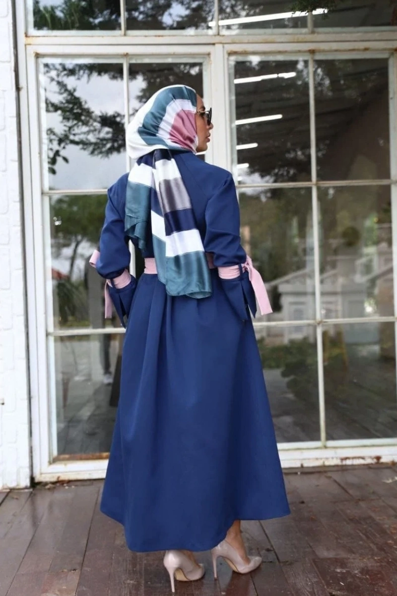 Pembe Kuşaklı Mavi Trenç Elbise