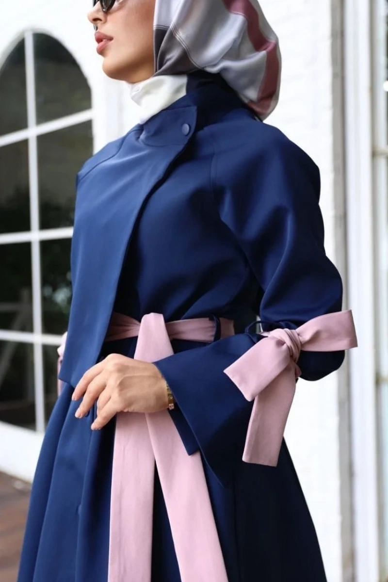 Pembe Kuşaklı Mavi Trenç Elbise