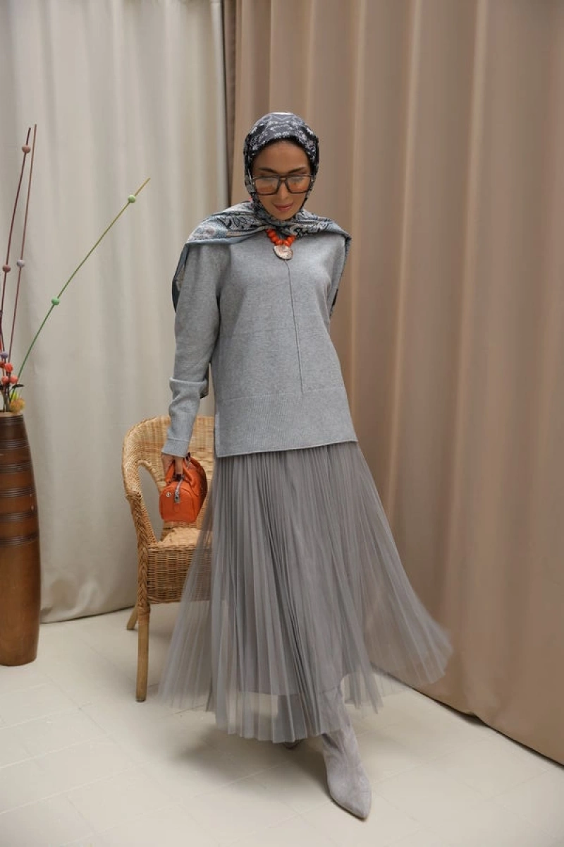 Kadın Dikiş Detaylı Etekli Triko Takım- Gri