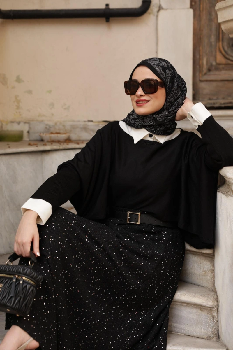 Pullu Astarlı Siyah Etek