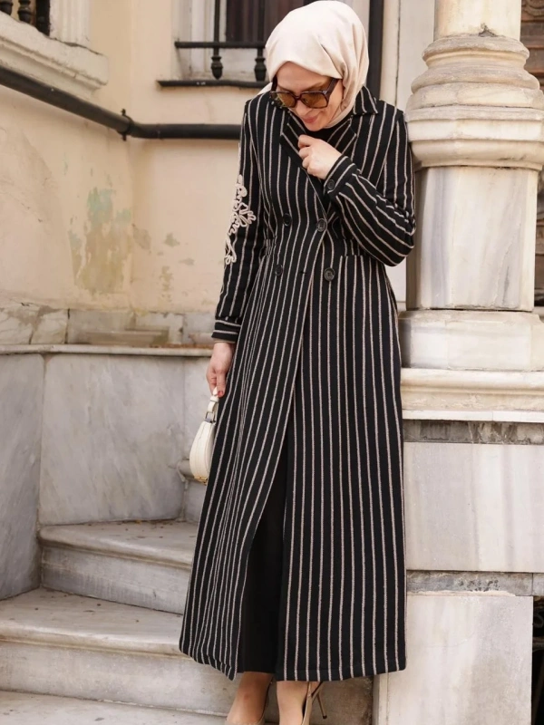 Kolu Nakışlı Çizgili Ceket Elbise Vizon