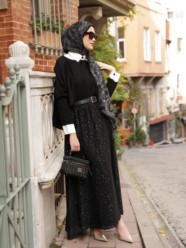 Pullu Astarlı Siyah Etek