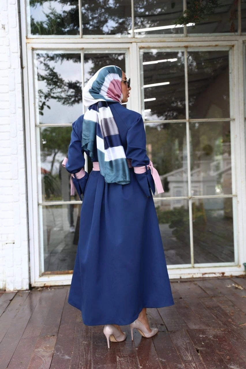 Pembe Kuşaklı Mavi Trenç Elbise