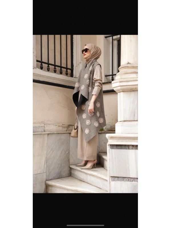 Süzene Bej Çiçek Nakışlı Yelek Vizon