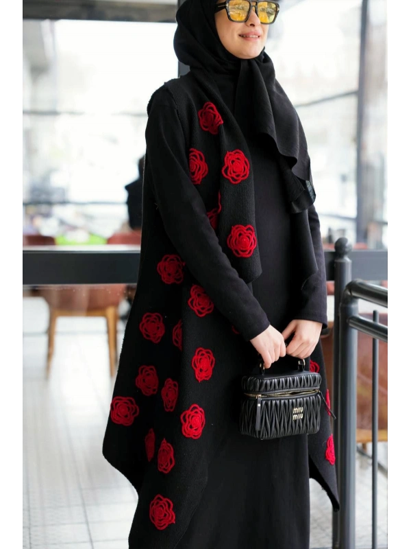 Süzene Bordo Çiçek Nakışlı Yelek Siyah