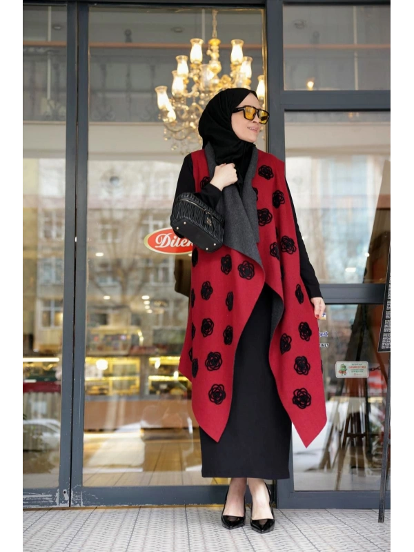 Süzene Siyah Çiçek Nakışlı Yelek Bordo