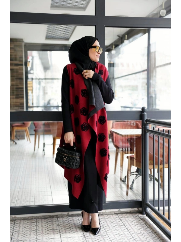 Süzene Siyah Çiçek Nakışlı Yelek Bordo