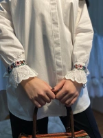 Kolu Bordo Çiçek Nakışlı Rumeli Gömlek - Beyaz
