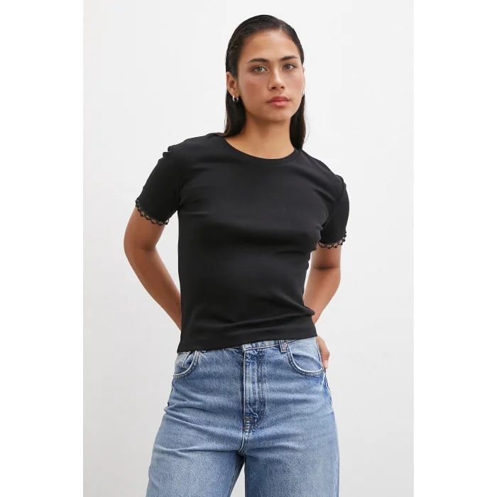 Kol İncili T-shirt Siyah