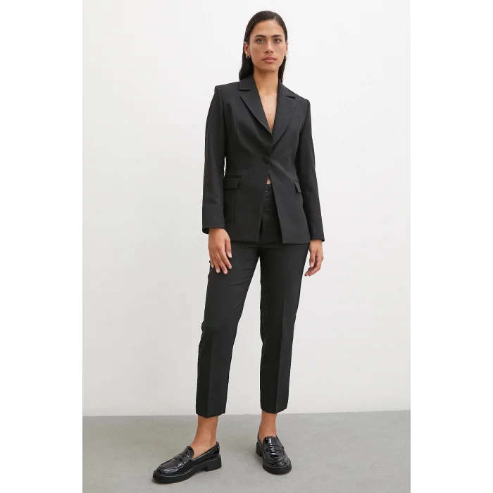 Havuç Paça Yırtmaçlı Pantolon Siyah