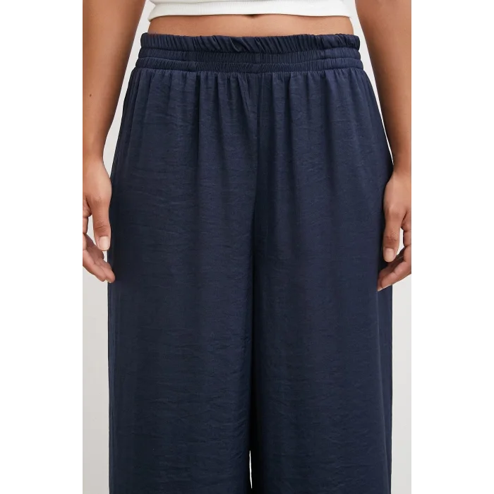 Dökümlü Romantik Pantolon Lacivert