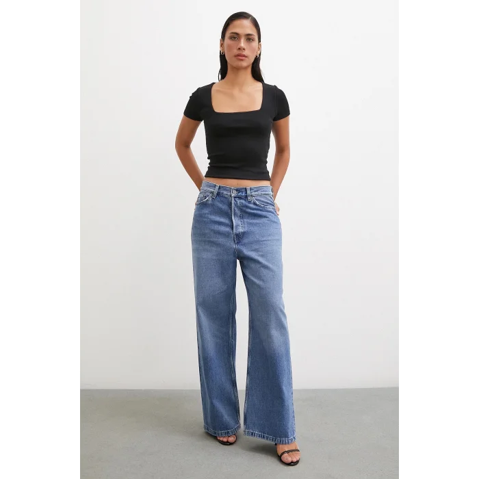 Kare Yaka T-shirt Siyah