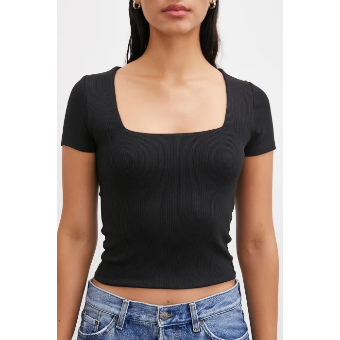 Kare Yaka T-shirt Siyah