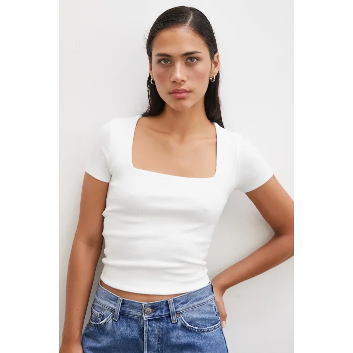 Kare Yaka T-shirt Beyaz