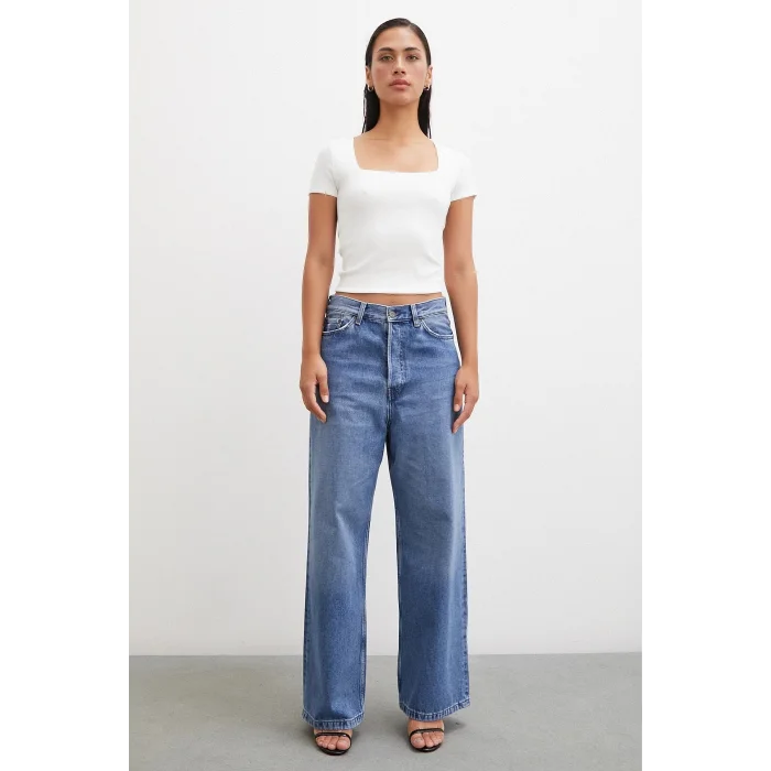 Kare Yaka T-shirt Beyaz