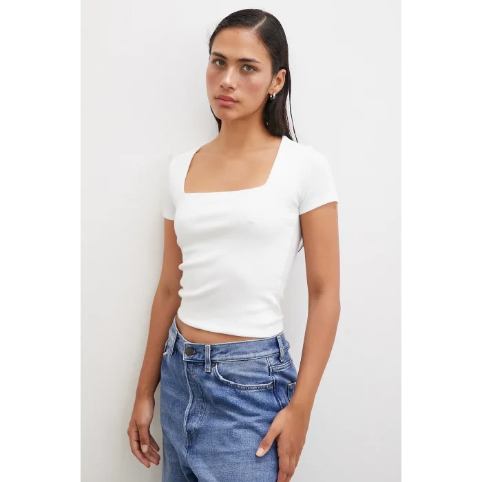 Kare Yaka T-shirt Beyaz