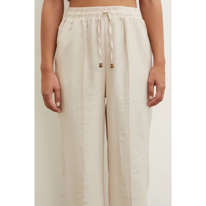 Belden Bağlamalı Pantolon Bej