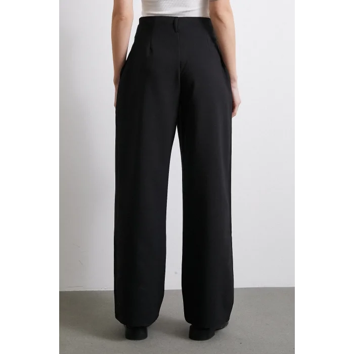 Bel Detaylı Wide Leg Pantolon Siyah