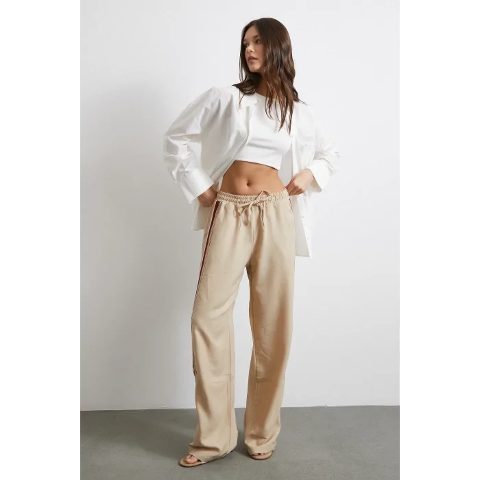 Beli Lastikli Çift Şeritli Pantolon Bej