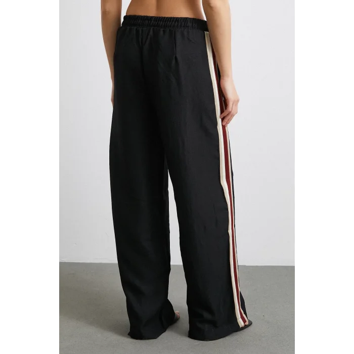 Beli Lastikli Çift Şeritli Pantolon Siyah