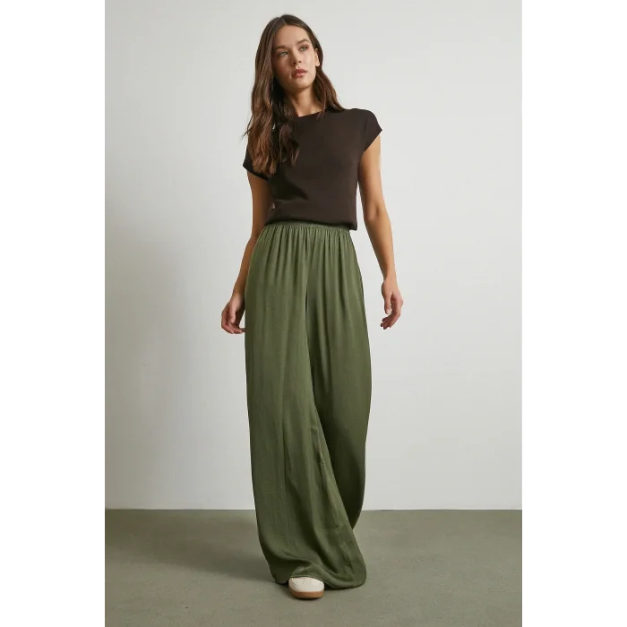 Beli Lastikli Dökümlü Geniş Paça Pantolon Haki