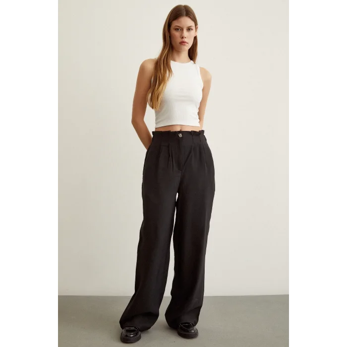 Beli Lastikli Düğme Detaylı  Pileli Pantolon Siyah