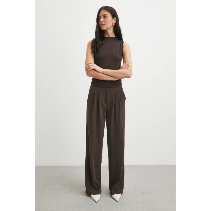 Beli Lastikli Pileli Geniş Paça Pantolon Kahve