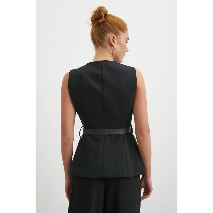 Kemerli Bisiklet Yaka Üç Düğmeli Yelek Siyah