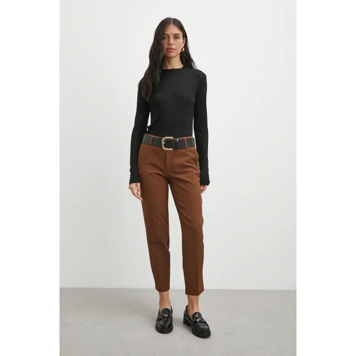 Kemerli Havuç Paça Pantolon Kahve