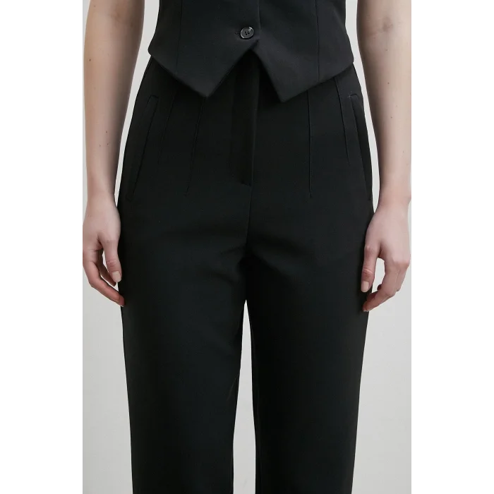 Önü Pensli Skinny Kumaş Pantolon Siyah