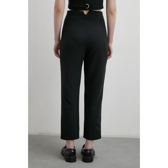 Önü Pensli Skinny Kumaş Pantolon Siyah