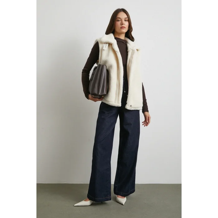 Yaka Detaylı Yumoş Yelek Ekru