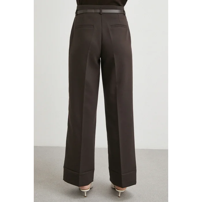 Yüksek Bel Paça Detaylı Kemerli Pantolon Kahve