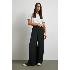 Beli Lastikli Dökümlü Geniş Paça Pantolon Siyah
