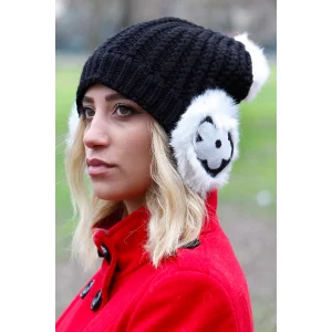 Kulaklıklı Kadın Bere