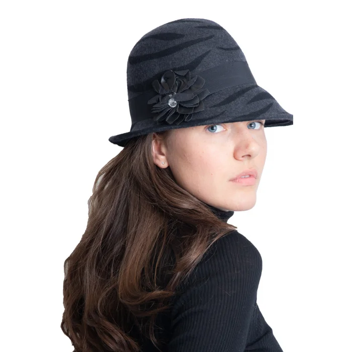 Kadın Yün Çiçekli Şapka