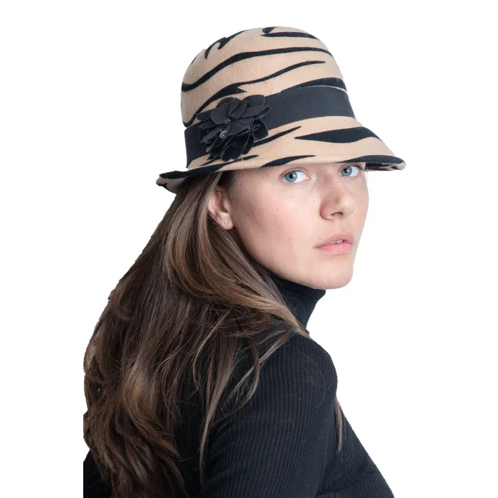 Kadın Yün Çiçekli Şapka