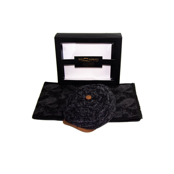 Gri Desenli Şal - Deri Kasket Şapka Takım