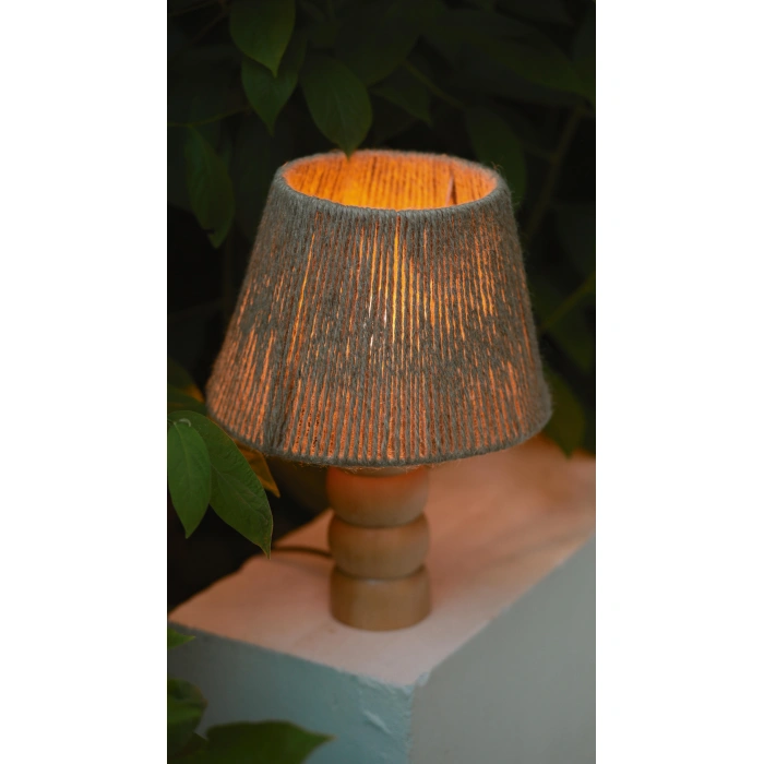 Jüt Abajur - El Yapımı Doğal Ahşap Ayaklı Bohem Hasır Jüt Abajur (Kablolu)