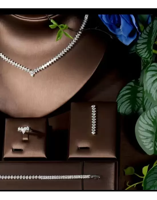 Zircon Set (Kolye Bileklik Küpe Yüzük)
